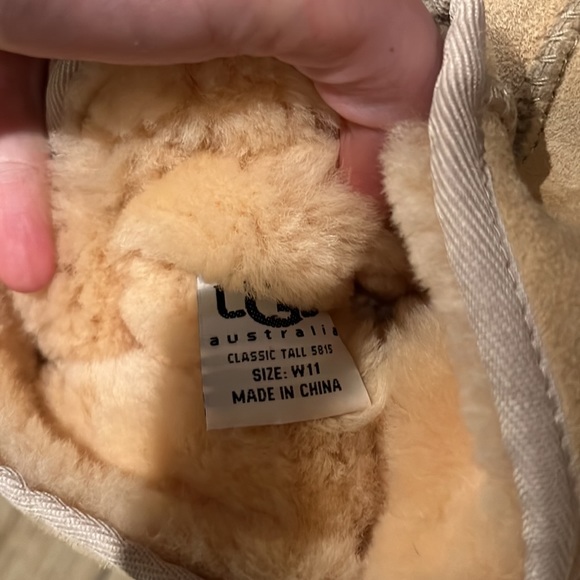 Warm Ugg TALL winter boots - Picture 7 of 7